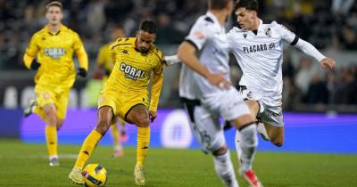 Nacional empata a zeros ao intervalo