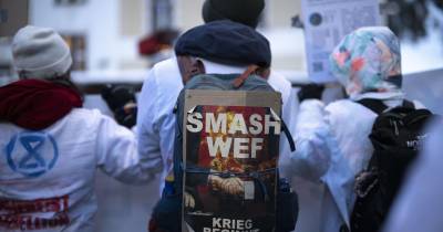 Fórum Económico Mundial, em Davos, Suíça, sob protestos e vai contar com a presença de Donald Trump.