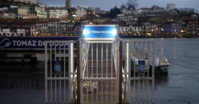 Mau tempo: Douro transbordou de madrugada e ocupou margens do Porto e Gaia