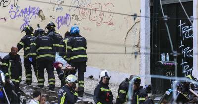 Trabalho de resgate das vítimas, com muitas encarceradas.