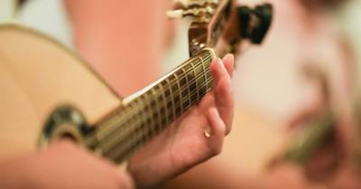 A sessão insere-se no 40.º Encontro Regional de Tunas e Orquestras e no 10.º Festival Internacional de Bandolins, promovendo “o diálogo entre o património musical madeirense e a prática artística contemporânea”.