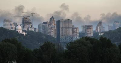 O edifício “foi atingido por destroços de um dos muitos ataques na cidade, danificando janelas no terceiro andar”, afirmou o diretor-geral da OMS, Tedros Adhanom Ghebreyesus, na sua conta oficial da rede social X.