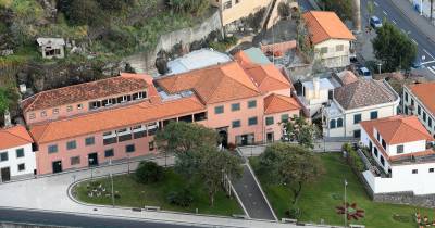 Câmara Municipal da Calheta.
