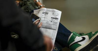 O projeto de ficção, com realização de João Maia, aborda “a vida de jovens dentro de bairros sociais, em condições socioeconómicas desfavorecidas e muito próximos da vida criminal”.