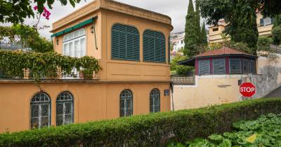 Chamam-se casinhas de prazer e fazem parte da paisagem mais íntima das antigas quintas do Funchal, pequenas arquiteturas onde se cruzam memória, contemplação e identidade.