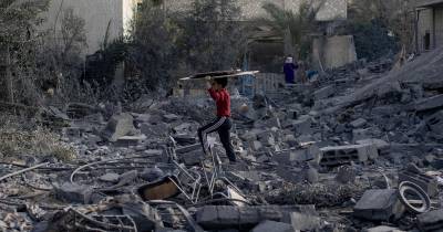 Na decisão, que deverá demorar cerca de uma hora a ser lida na totalidade, Donoghue afirmou que o tribunal não vai rejeitar o caso, em que Israel nega a acusação de genocídio e pediu ao tribunal que a rejeitasse.