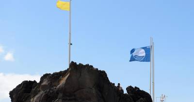 398 praias vão hastear bandeira azul. 17 são madeirenses