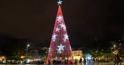 Iluminações de Natal acendem às 19 horas