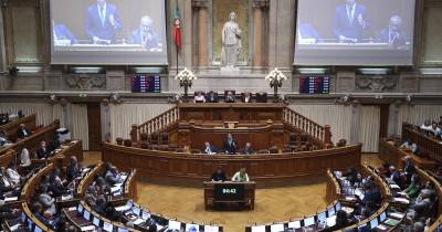 Chega, IL e CDS aprovam revisão da lei da nacionalidade em votação final global