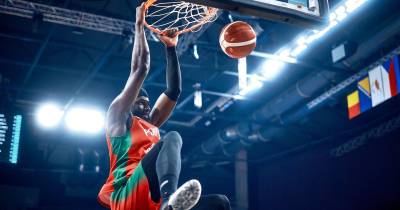 Neemias Queta apontou um duplo-duplo (23 pontos e 18 ressaltos)