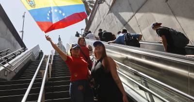 Donald Trump anunciou um “ataque em grande escala” na Venezuela para a captura do chefe do Estado venezuelano, Nicolás Maduro, que foi retirado à força do país.