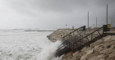 Vários distritos com avisos devido à chuva, vento, neve e ondulação