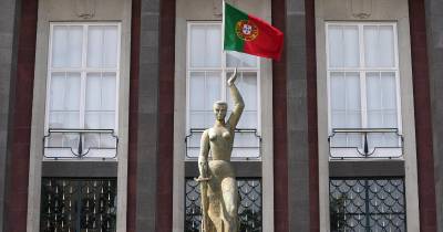 De acordo com o Governo, o relatório indica os fundamentos por detrás das opções tomadas traduziu-se no documento anunciado em 20 de junho e que definiu 32 medidas de combate à corrupção, assentes em três eixos de atuação: prevenção, educação e repressão.