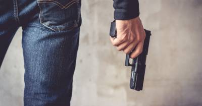 Homem armado abre fogo e faz reféns em escola do sul da Tailândia