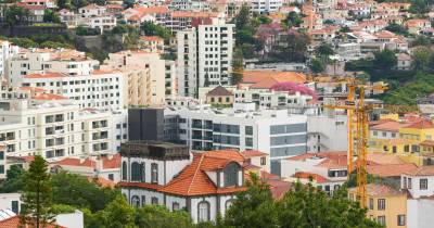 Com esta evolução, segudo o barómetro, a Madeira reforça a sua posição “entre os mercados mais caros do país”, enquanto “várias ilhas mantiveram valores estáveis ao longo do ano” e num contexto em que, a nível nacional, o valor médio subiu de forma mais moderada, para os 1.300 euros.