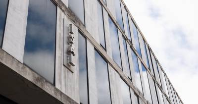 Socialistas ressalvam que a proposta de uma comissão de inquérito “excede os poderes da Assembleia Legislativa Regional”, dado que o ISAL é uma instituição privada, sem financiamento público regional ou nacional, e sob tutela exclusiva do Ministério da Educação, Ciência e Inovação.