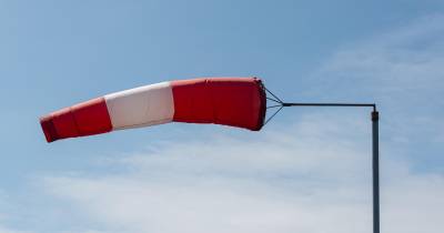 Capitania emite avisos de agitação marítima e vento forte