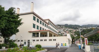 Greve dos docentes registou adesões “muito significativas” e fecho de duas escolas