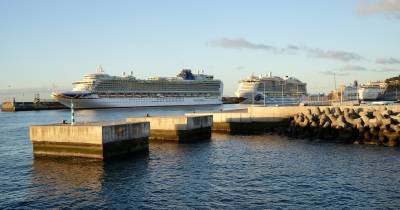 O Porto do Funchal conta hoje com três navios de cruzeiro,