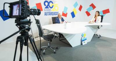 17-09-2025 Debate Autárquicas Santana, com Cláudia Perestrelo, nos estúdios do canal Na Minha Terra TV (Foto Joana Sousa)