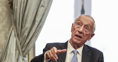 “O Presidente da República fez o que devia fazer, fez para todos igualmente, como aliás o primeiro-ministro reconheceu. No mesmo dia foram enviados vários casos para o Governo”, afirmou Marcelo Rebelo de Sousa.