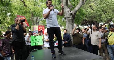 Ventura grita “Lula ladrão” à chegada do Presidente brasileiro a Belém