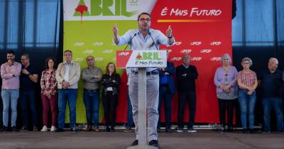 Àqueles que “se recusarem a aceitar essa estreita ligação” entre os problemas nacionais e as imposições europeias, João Oliveira dá como exemplo a `troika´, pandemia, aumento das taxas de juro.