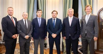 Secretário das Finanças participou em encontro que reuniu representantes governamentais, diplomáticos e empresariais de Portugal e da Alemanha.