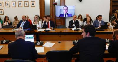 Os trabalhos da comissão vão decorrer até 26 de julho e retomam no dia 10 de setembro.
