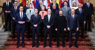 Líderes europeus e de outros países posam com Volodymyr Zelensky na reunião histórica realizada em Londres.
