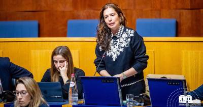 PS questiona ‘recuo’ do PSD para 50% de produtos nas máquinas automáticas