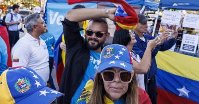 “Pelo menos 60 detenções arbitrárias” de pessoas que comemoraram a queda de Maduro na Internet ou em privado ocorreram no país.