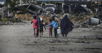 As tropas israelitas voltam a invadir secções da Faixa de Gaza que já tinham invadido anteriormente.