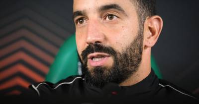 Rúben Amorim reforça que o avançado só sai “pela cláusula”.