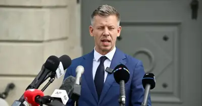 Péter Magyar deu a Tamás Sulyok até à meia-noite para se demitir e afirmou que, caso contrário, irá o palácio presidencial na segunda-feira para exigir a sua renúncia imediata.