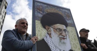 Presidente do Irão anuncia nova liderança interina