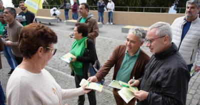 O JPP realizou, esta manhã, uma atividade de contacto e de atendimento na Calheta.