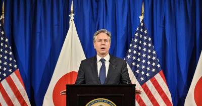 Blinken pede moderação.