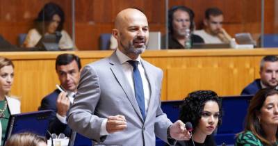 Brício Araújo defende necessidade de rever Constituição para evitar “ataques à autonomia”
