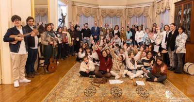 Gonçalves Zarco cumpre tradição de ‘varrer os armários’ na Quinta Vigia