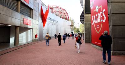 Sócios do Benfica apresentam-se para votar nas 2ª volta das eleições para os órgãos sociais do SL Benfica, no Estádio da Luz, em Lisboa.