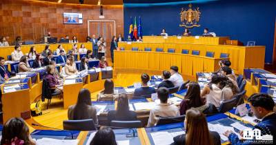 Jovens deputados aprovam voto de protesto contra Francisco Gomes