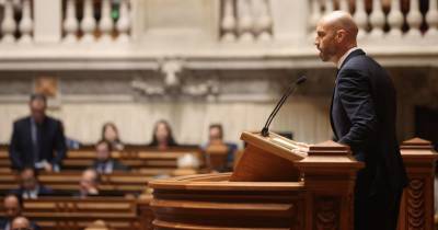 Chega protesta contra declarações do líder parlamentar do PSD