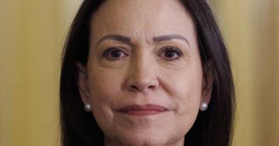 Venezuela: María Corina Machado reúne-se com filho do Xá para debater futuro de respetivos países