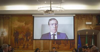 Nuno Rebelo de Sousa, que alegadamente fez chegar o caso ao conhecimento do seu pai, fez uma curta intervenção inicial para indicar que se iria remeter ao silêncio.