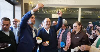 O evento voltou a reunir a população em torno de um bolo com cerca de 180 metros, assumindo-se como uma forma simbólica de iniciar o ano novo junto dos munícipes. “É uma forma de iniciar o ano junto da população e tem corrido bem. Este ano não foi exceção” , referiu o presidente.