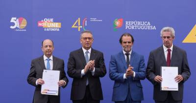 Declaração do Funchal assinada por Seguro, Albuquerque, Cunha e Silva e Carlos Coelho