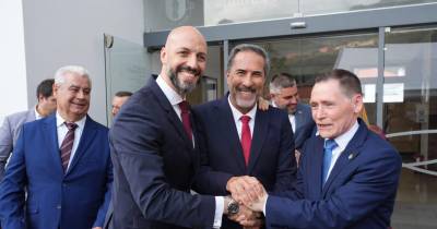 São muitos convidados que quiseram marcar presença na cerimónia de tomada de posse dos novos órgãos autárquicos.