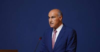 Ambos os documentos tiveram votos favoráveis de PSD e CDS, abstenção de PS, PAN e Chega e votos contra de JPP e IL.