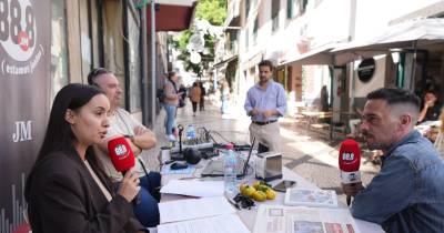 JMFM tem estado a acompanhar em direto na Rua de João Tavira.